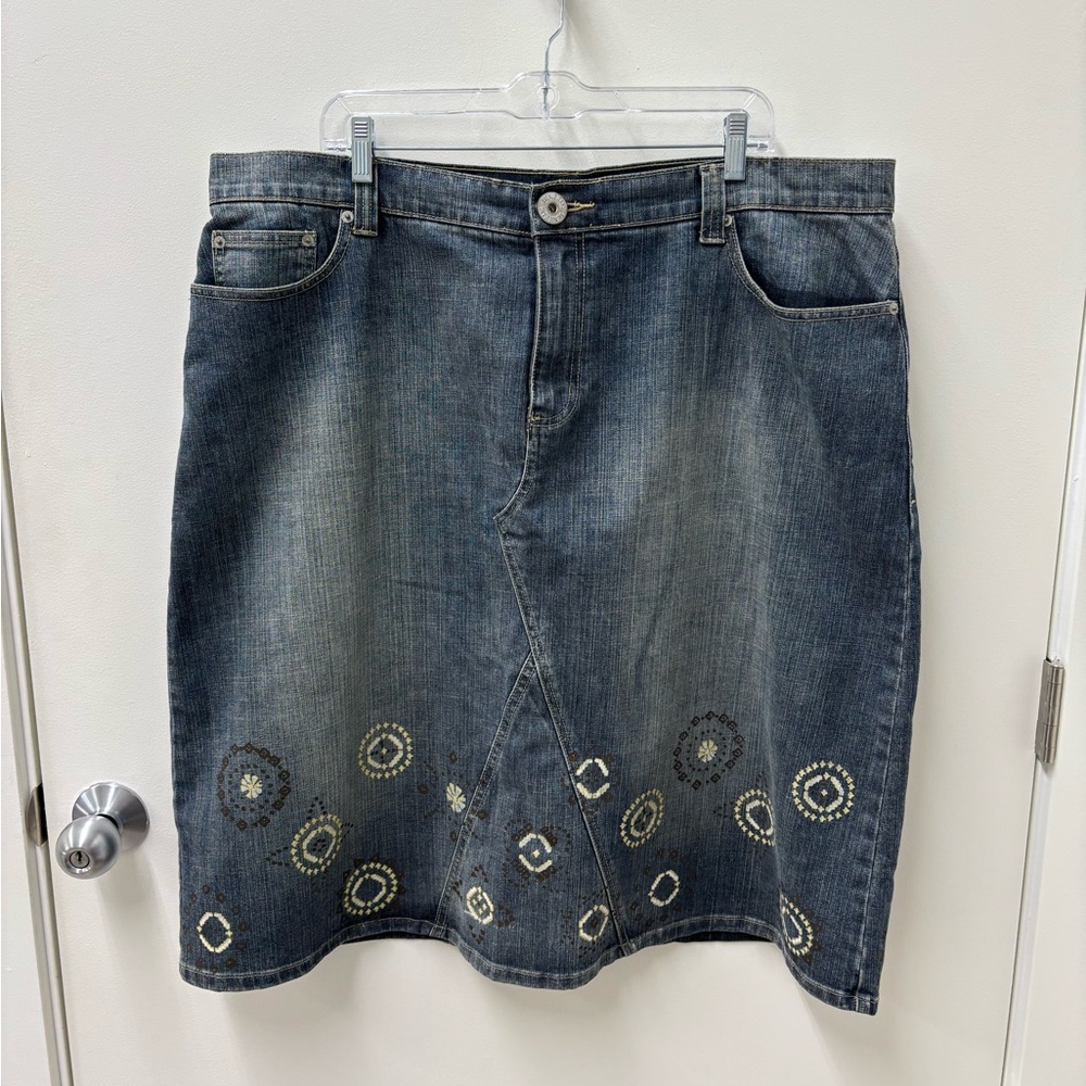 Vintage Avenue Jeans Stylish Embroidered Denim Mini Skirt